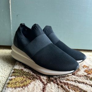 Vince Camuto Casual Slip-On Sneaker Silveia Stretchy Black Size 7M